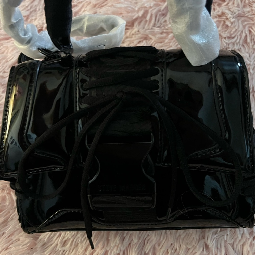 Steve Madden Glossy Black
Steve Madden Diego shoulder bag with top handle - Picture 10 of 12